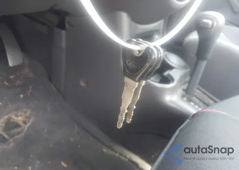 2000 Ford Escort Zx2 from USA, damaged, VIN 3FAKP1135YR255702